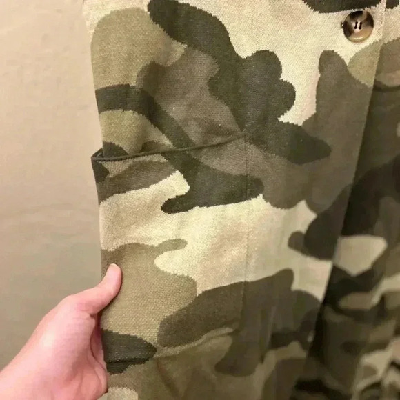 Maeve Anthropologie long line camo button cardigan small. Casual preppy fall - Picture 6 of 7